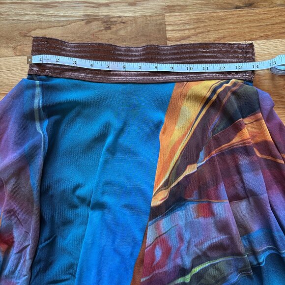 Lightweight Mesh Knee-length Skirt - Picture 2 of 5